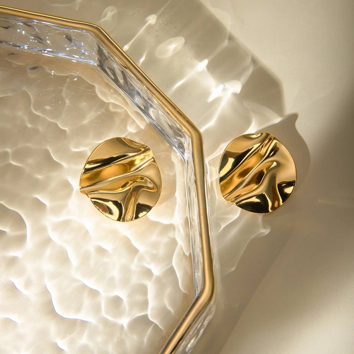 DELICATE GEOMETRIC PLEATED POLISHED EARRINGS