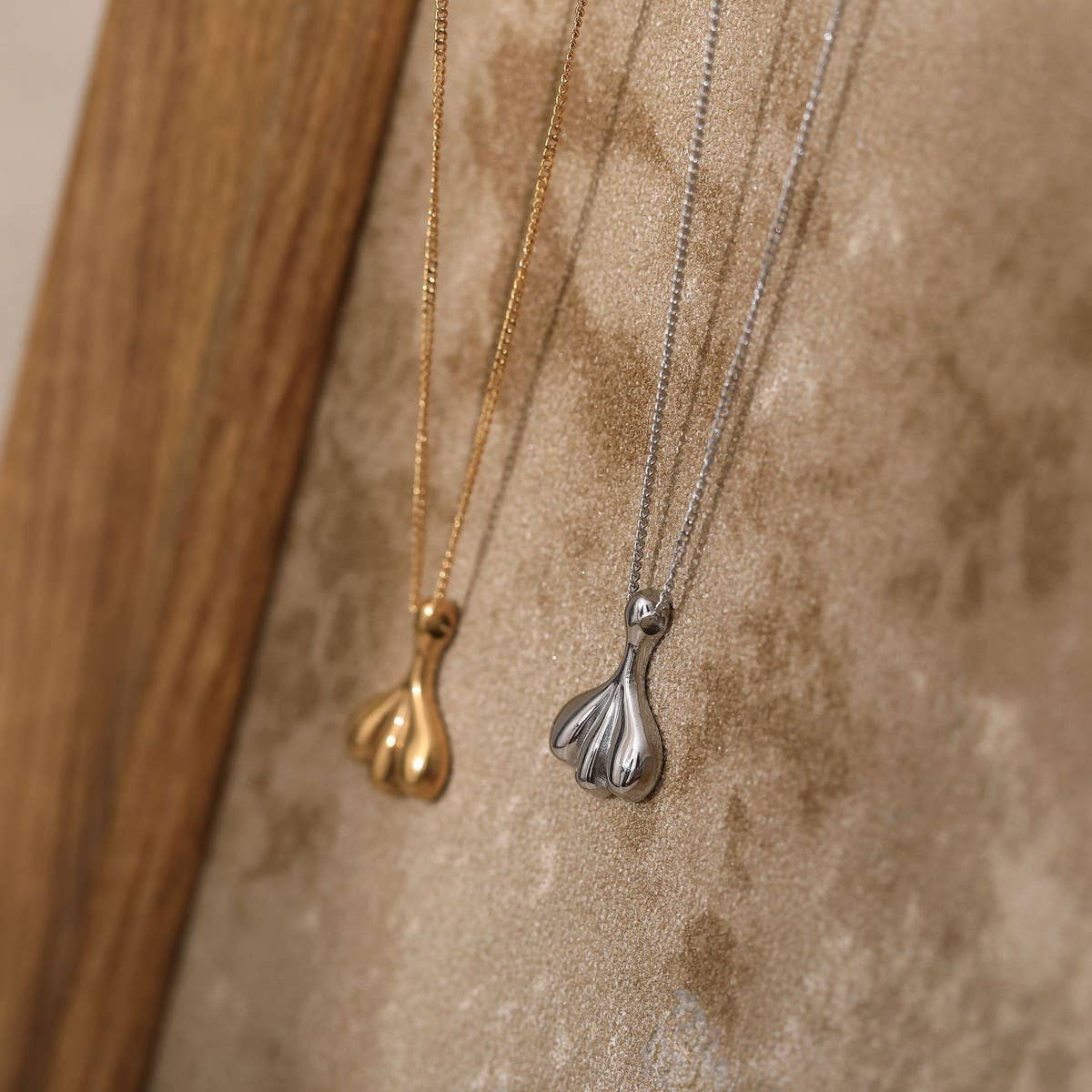 Small skirt fan-shaped teardrop necklace_CWMM5585