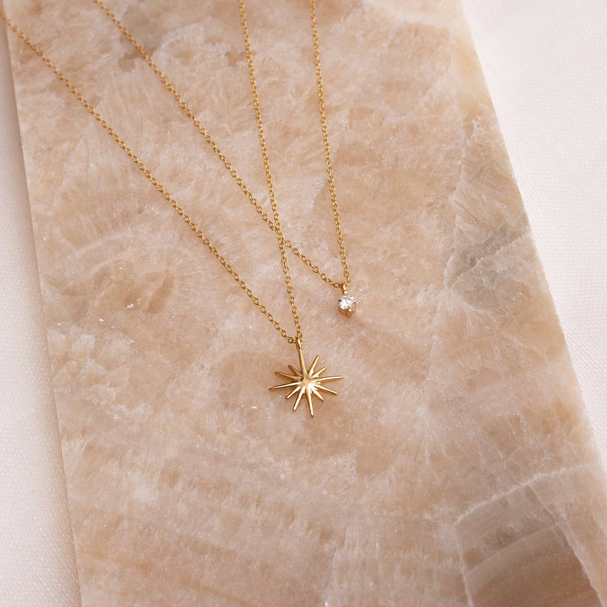 MINIMALIST STYLE LAYERED CLAVICLE CHAIN