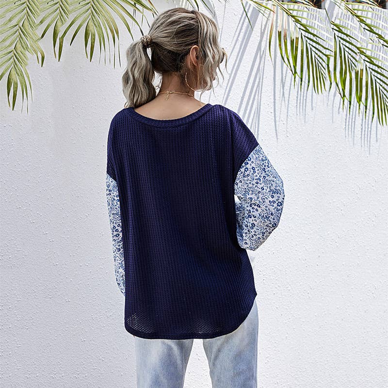 CREW-NECK KNIT LONG-SLEEVED SWEATER WITH BASE