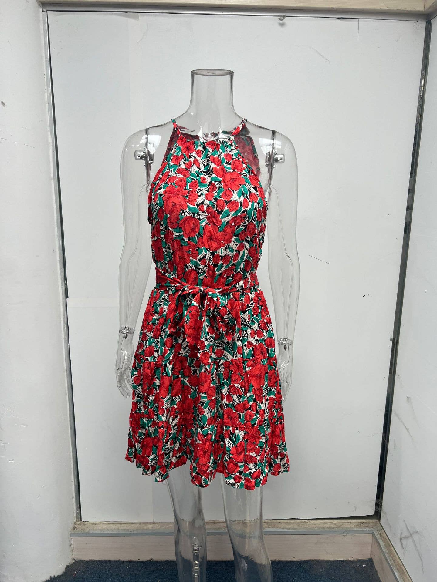 A lace-up ruffled large-swing floral dress