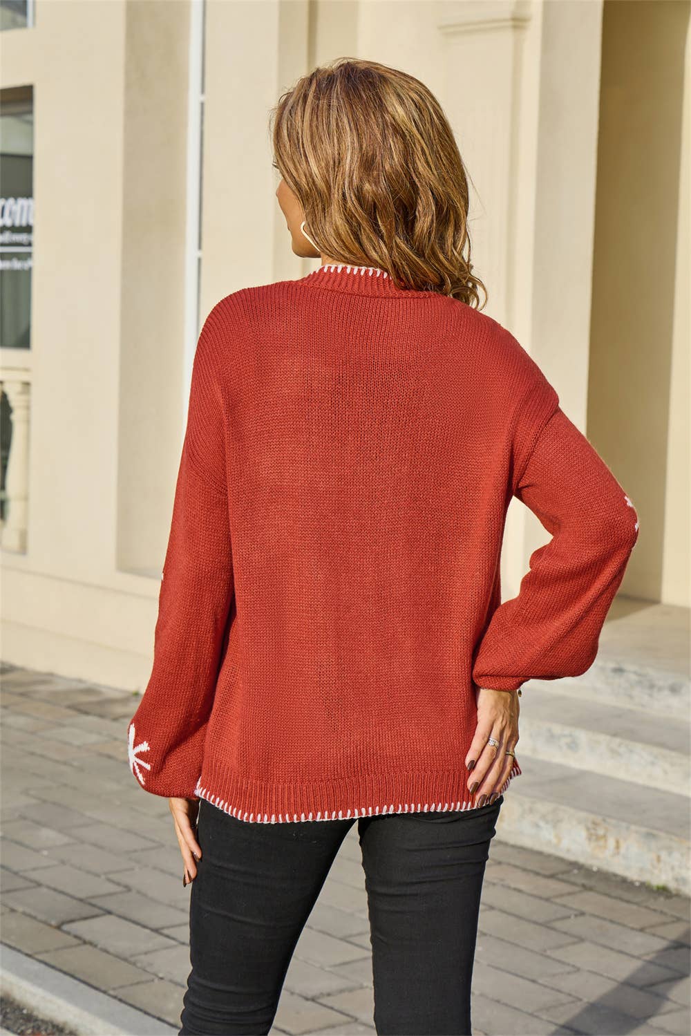 Color-blocking jacquard buttonless cardigan