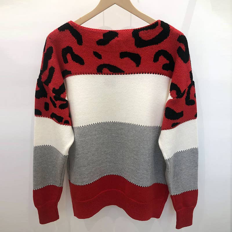 COLOR-MATCHING LEOPARD PRINT CREW NECK SWEATER