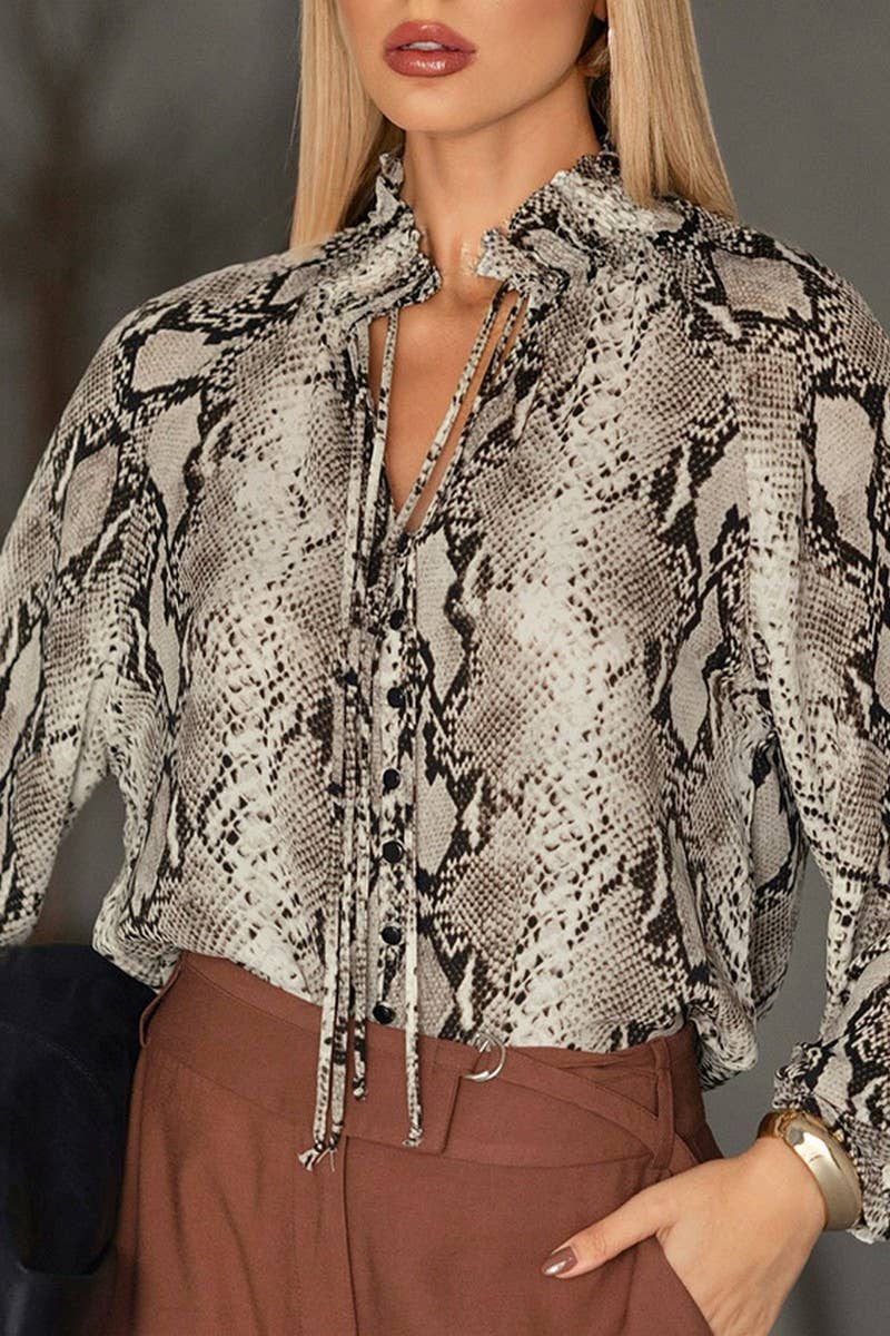 CWTBLL00600_SNAKE PRINT V-NECK RAGLAN SLEEVE CARDIGAN SHIRT