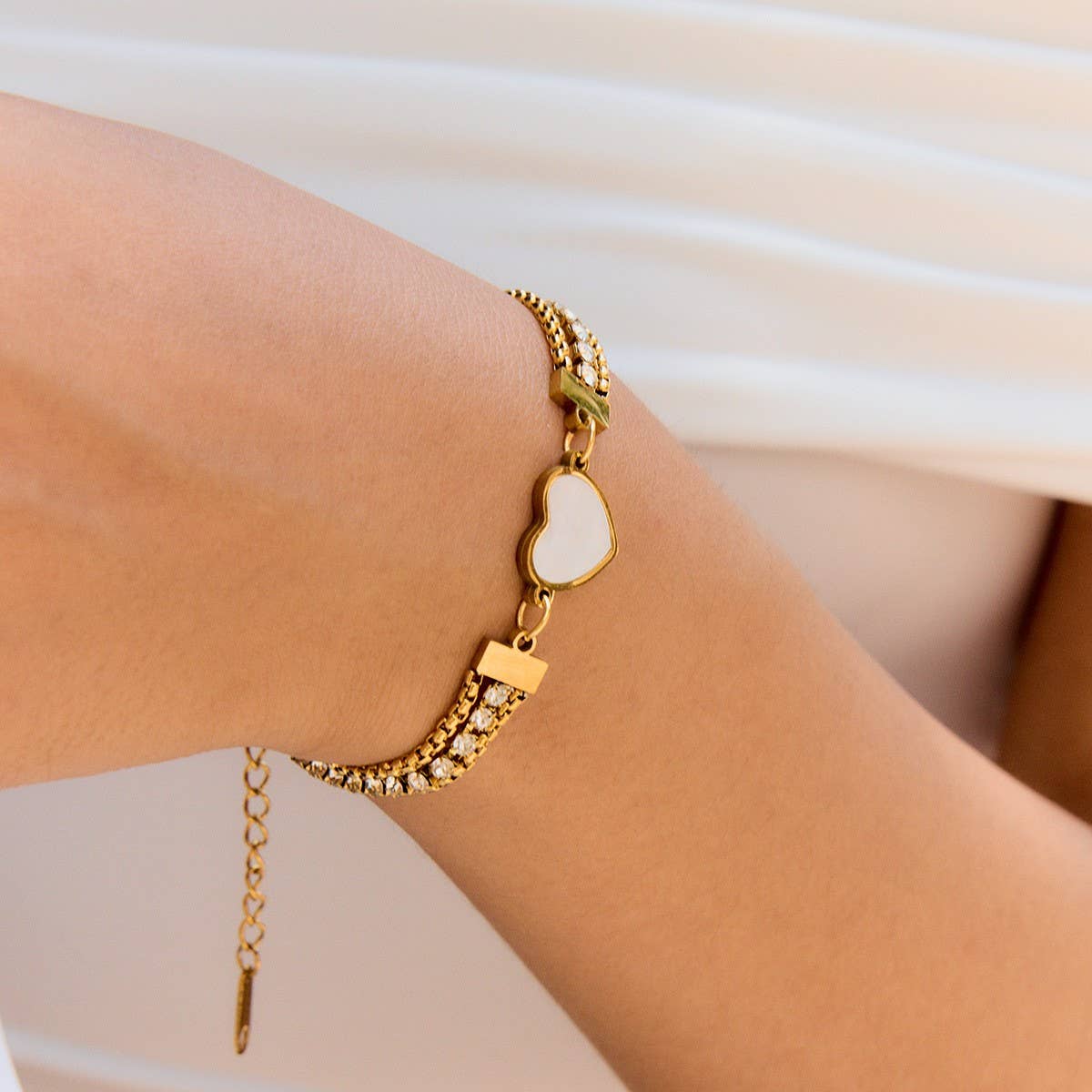 18K Gold Shell Heart Triple Chain Bracelet, Zircon_CWAJE4683