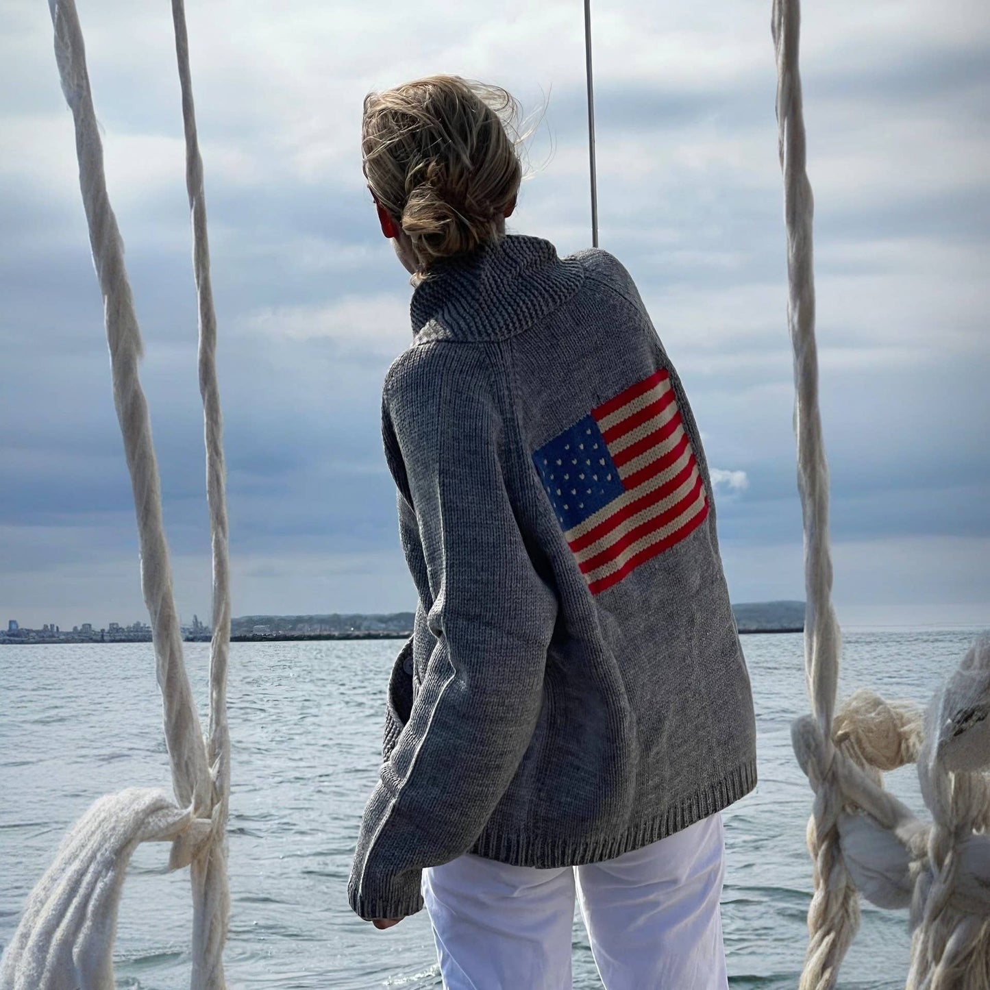 Casual knitted long-sleeved button-down cardigan