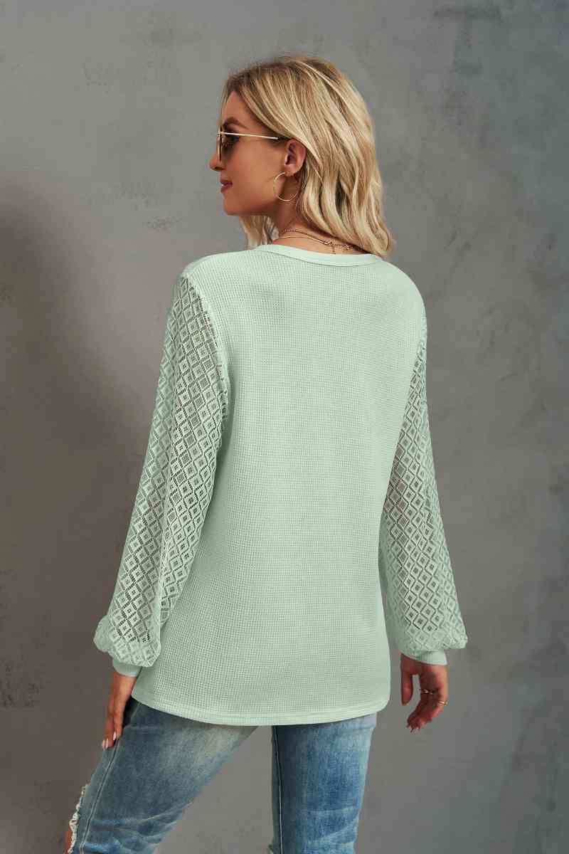 CWTBLL2846_V-NECK BUTTON-LACE PATCHWORK LONG-SLEEVED TOP