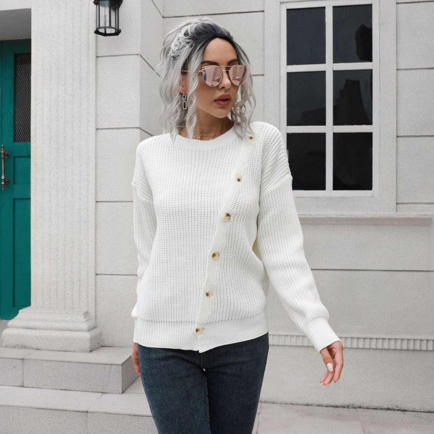 Design sense button long sleeve sweater