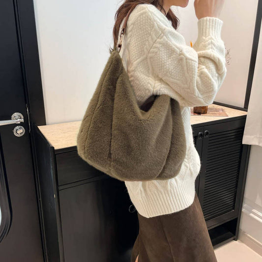 WINTER LARGE CAPACITY SINGLE SHOULDER PLUSH BAG_CWAB3915