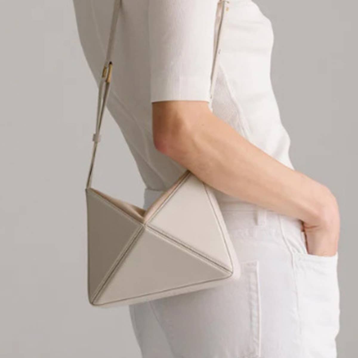TURKISH STYLE FOLDING TRIANGLE SHOULDER BAG_CWAB1892