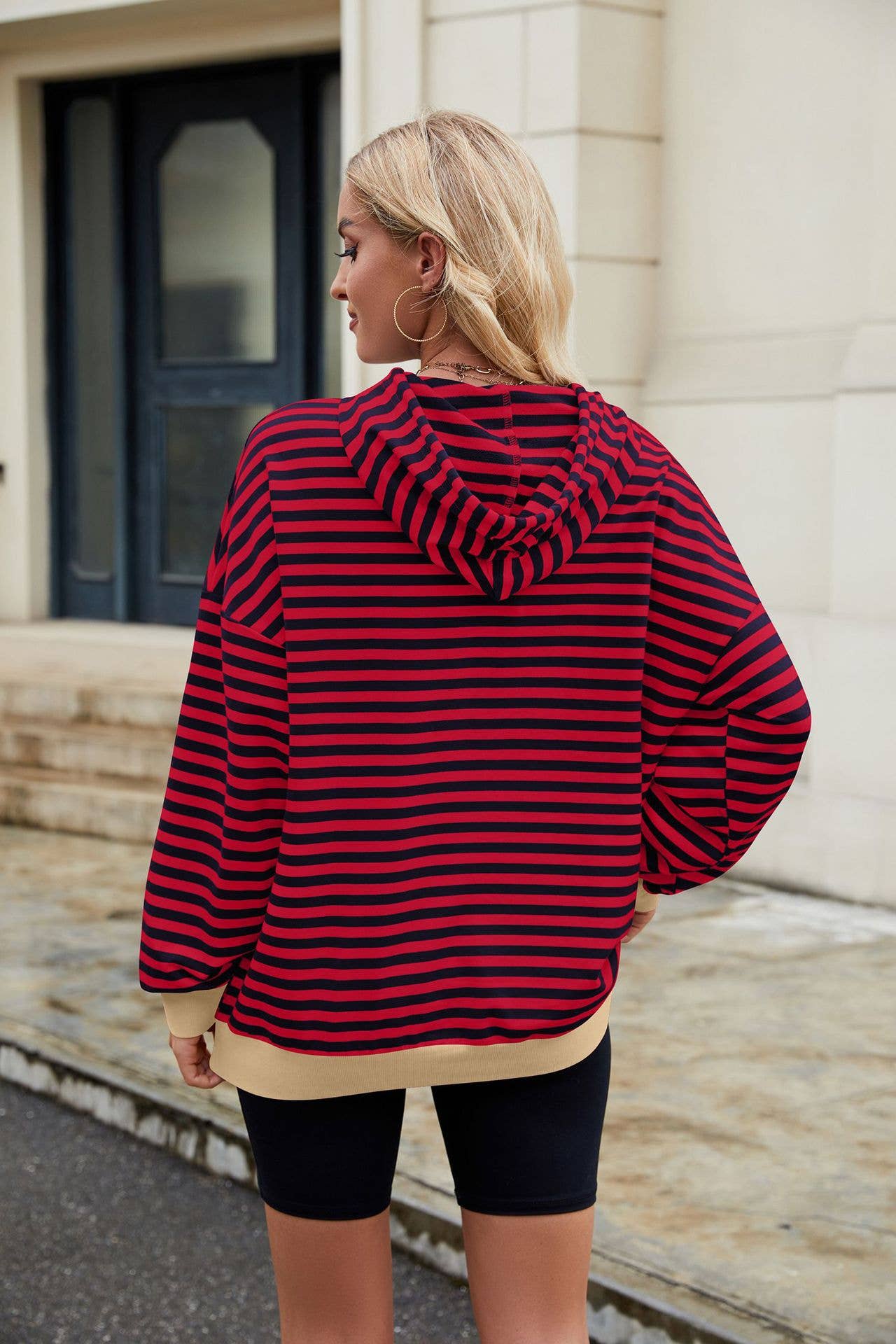 Contrasting colors Striped hooded sweatshirt