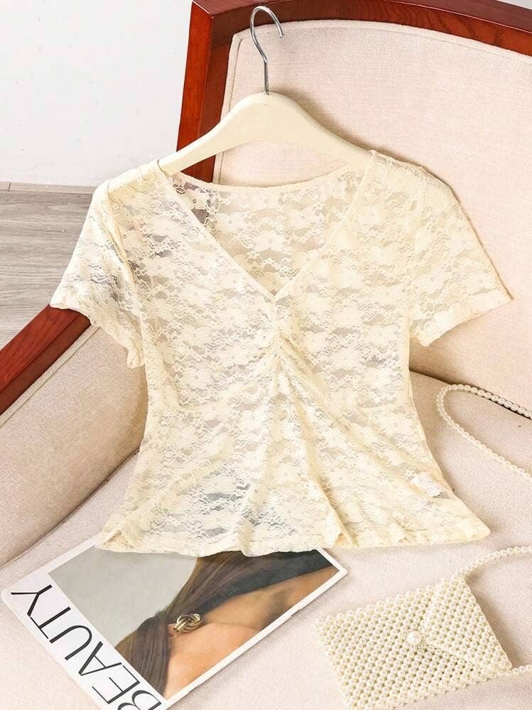 Fashionable and sexy V-neck lace base top