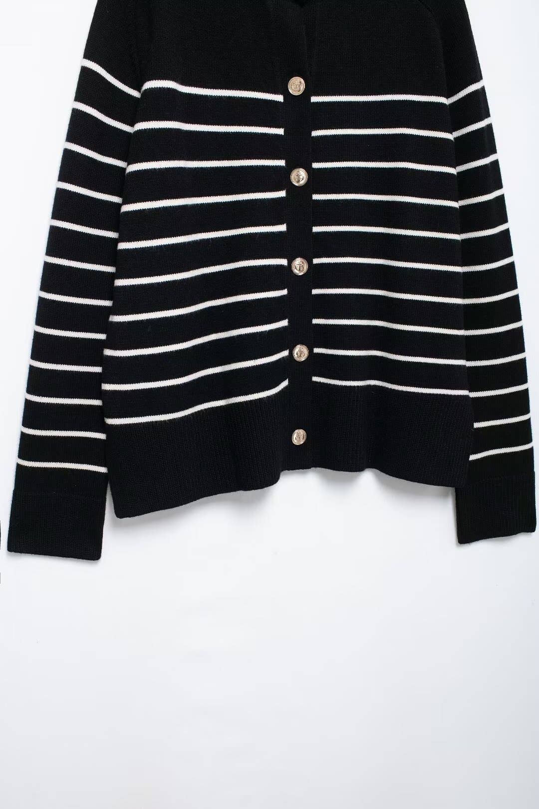 CONTRASTING SINGLE BREASTED CREW-NECK CARDIGAN
