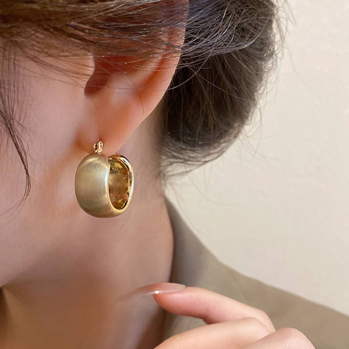 ROUND FASHION COOL STYLE EARRINGS