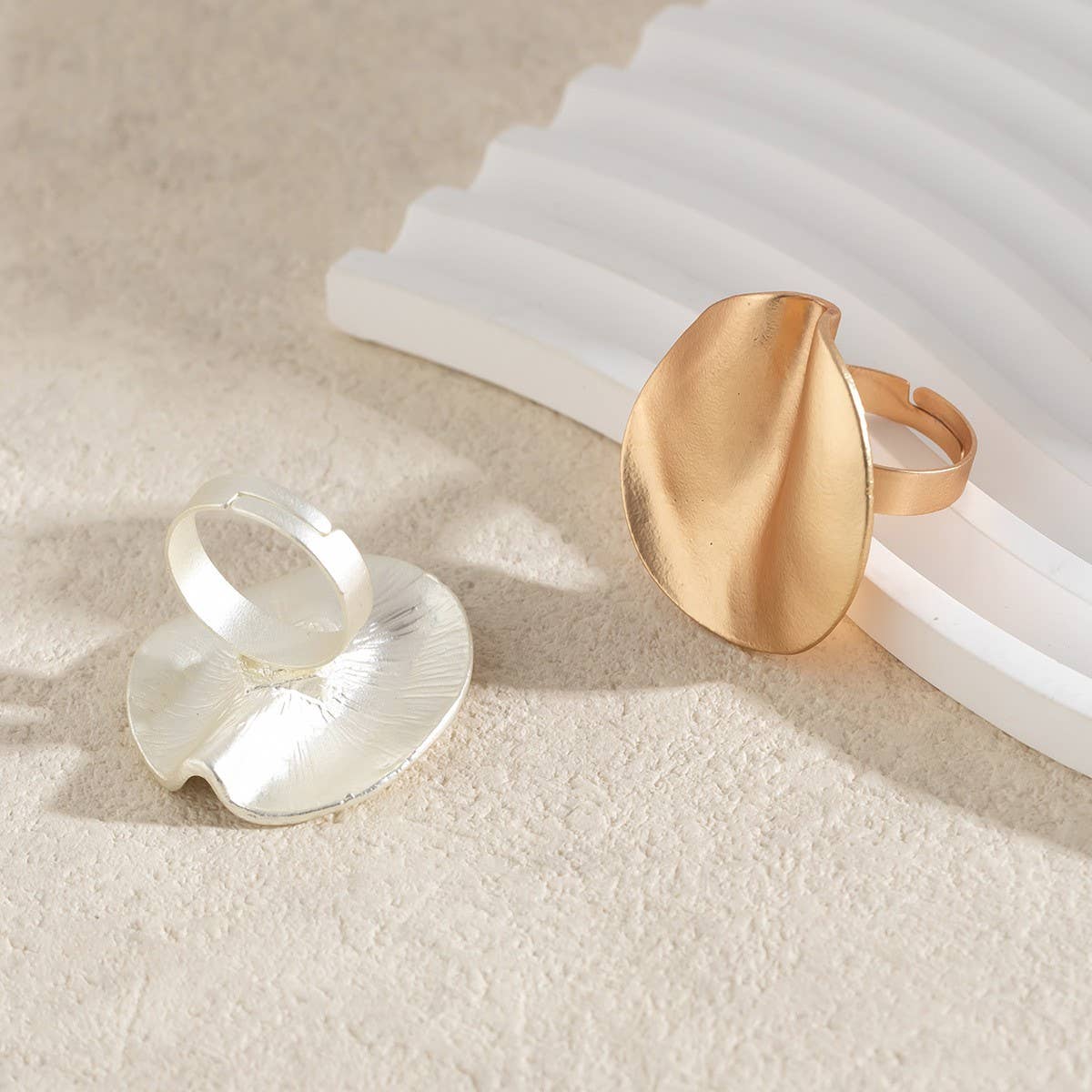 EXAGGERATED FRENCH DISC PLEATED METAL RING_CWAJE1824