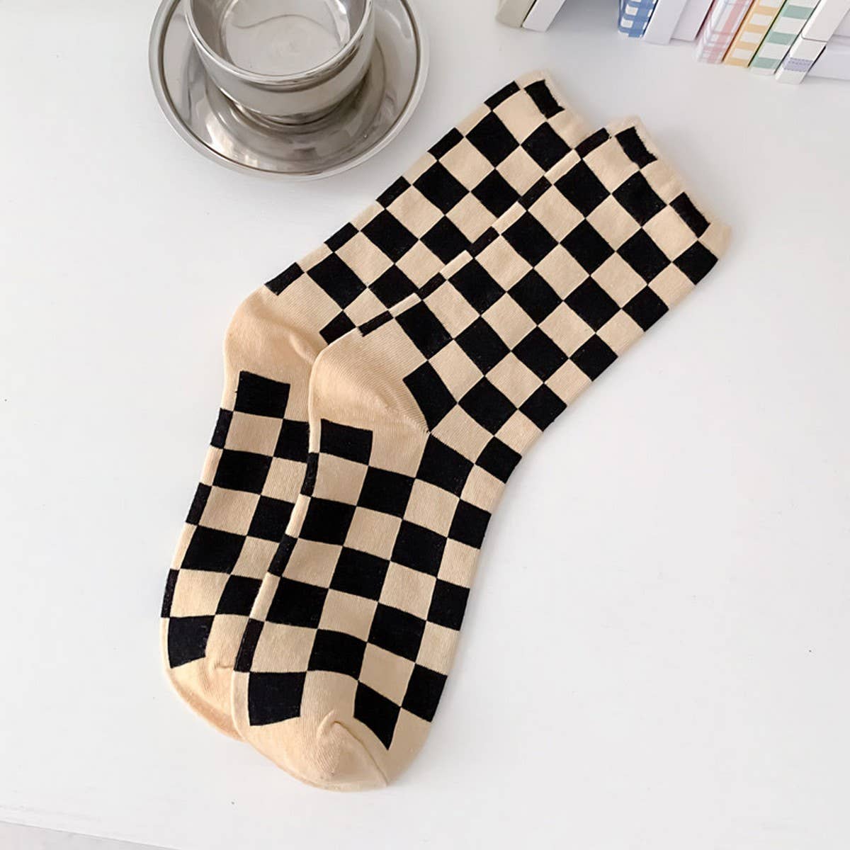 NEW ALL-PLAID MID-TUBE SOCKS FOR MEN AND WOMEN