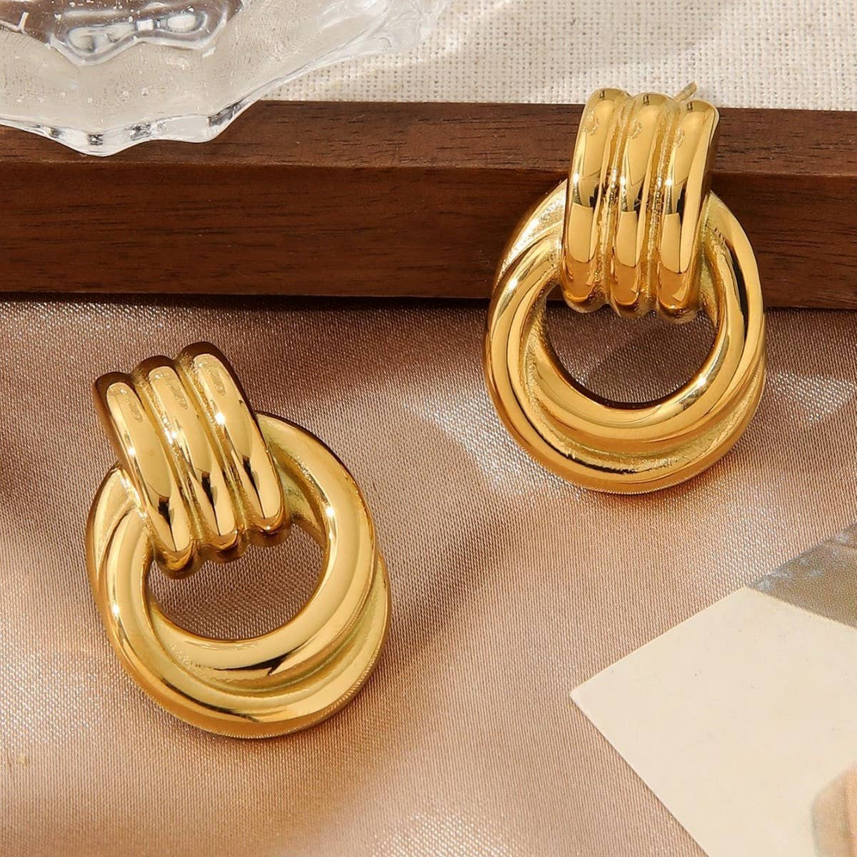18K GOLD THREADED TITANIUM HOOP EARRINGS_CWMM3603