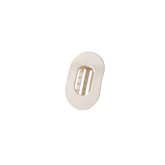 The flat oval hairpin has strong grip