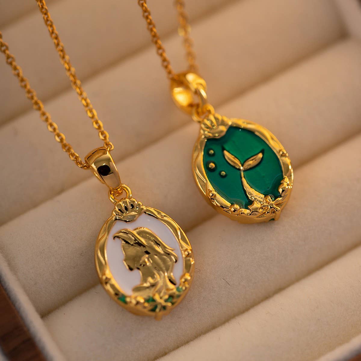 GOLD RETRO REVERSIBLE NECKLACE FOR WOMEN