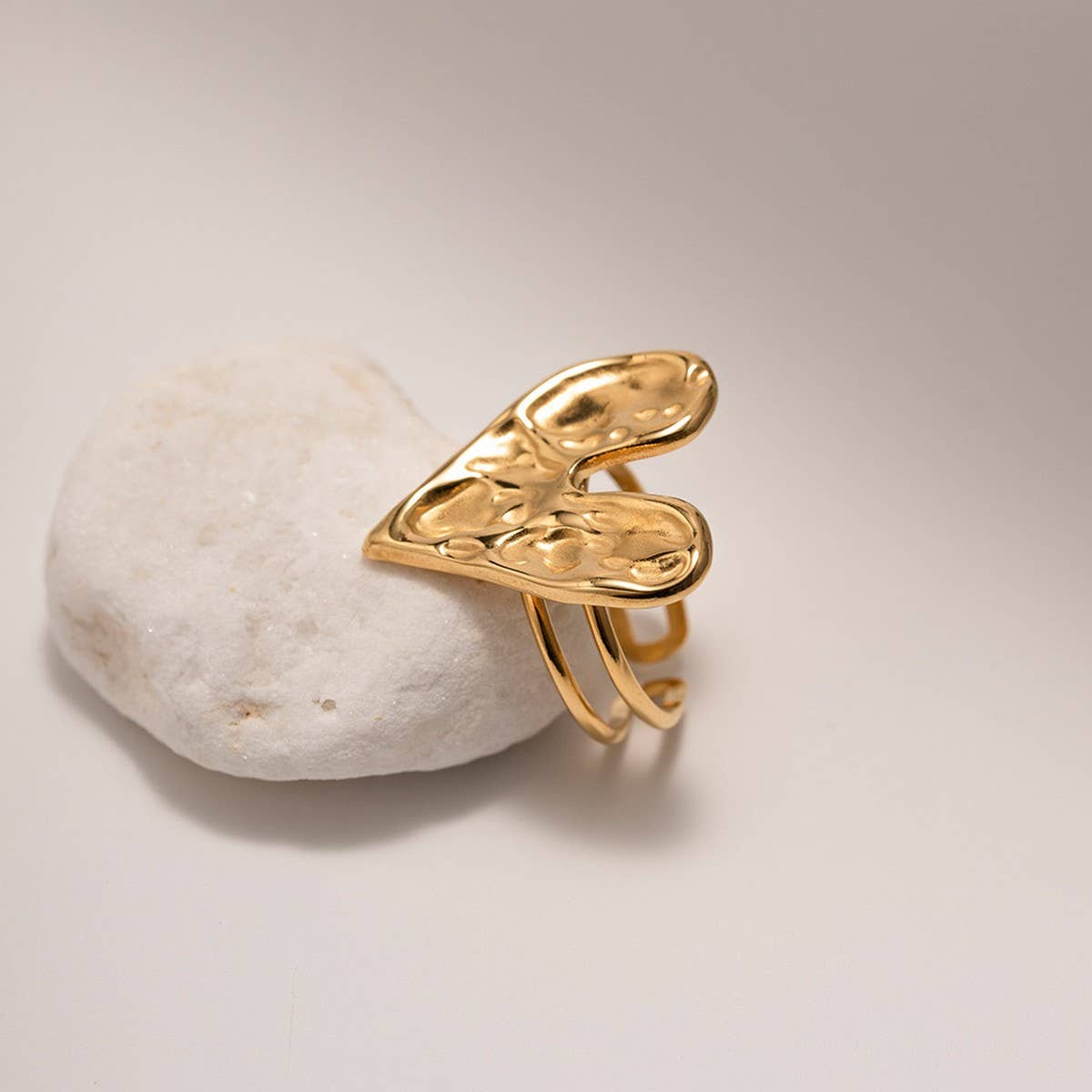 STAINLESS STEEL HAMMER PATTERN LOVE RING_CWAJE1237