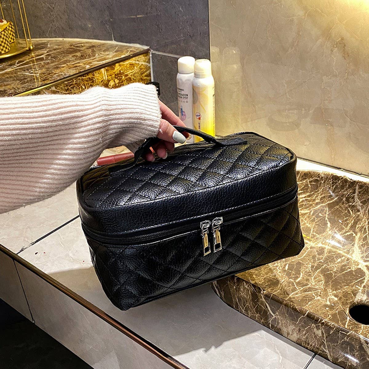 BLACK DIAMOND PATTERN LARGE CAPACITY COSMETIC BAG_CWAB4372