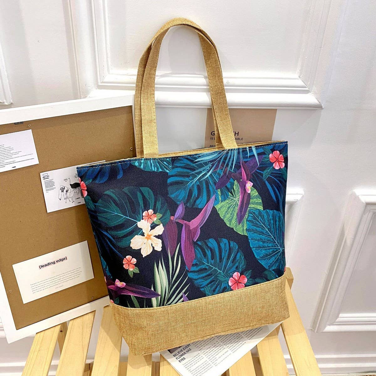 FASHIONABLE AND MINIMALIST CANVAS TOTE BAG_CWAB1671