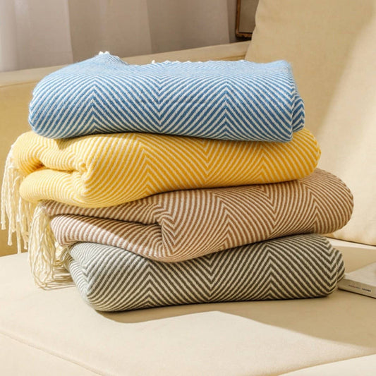 LIGHTWEIGHT COZY WOVEN BLANKET WITH TASSELS