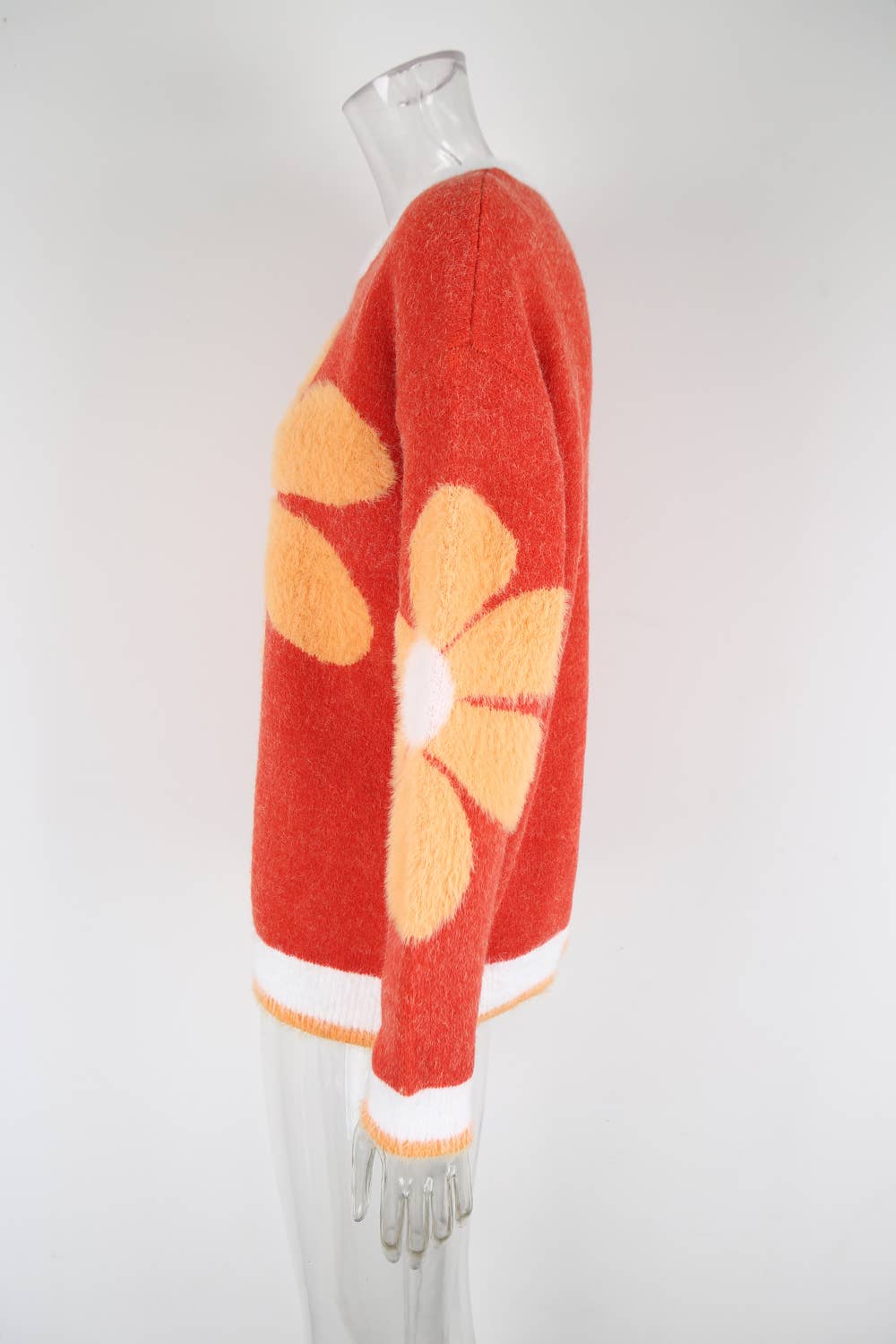 Flower-patterned knitted round-neck sweater