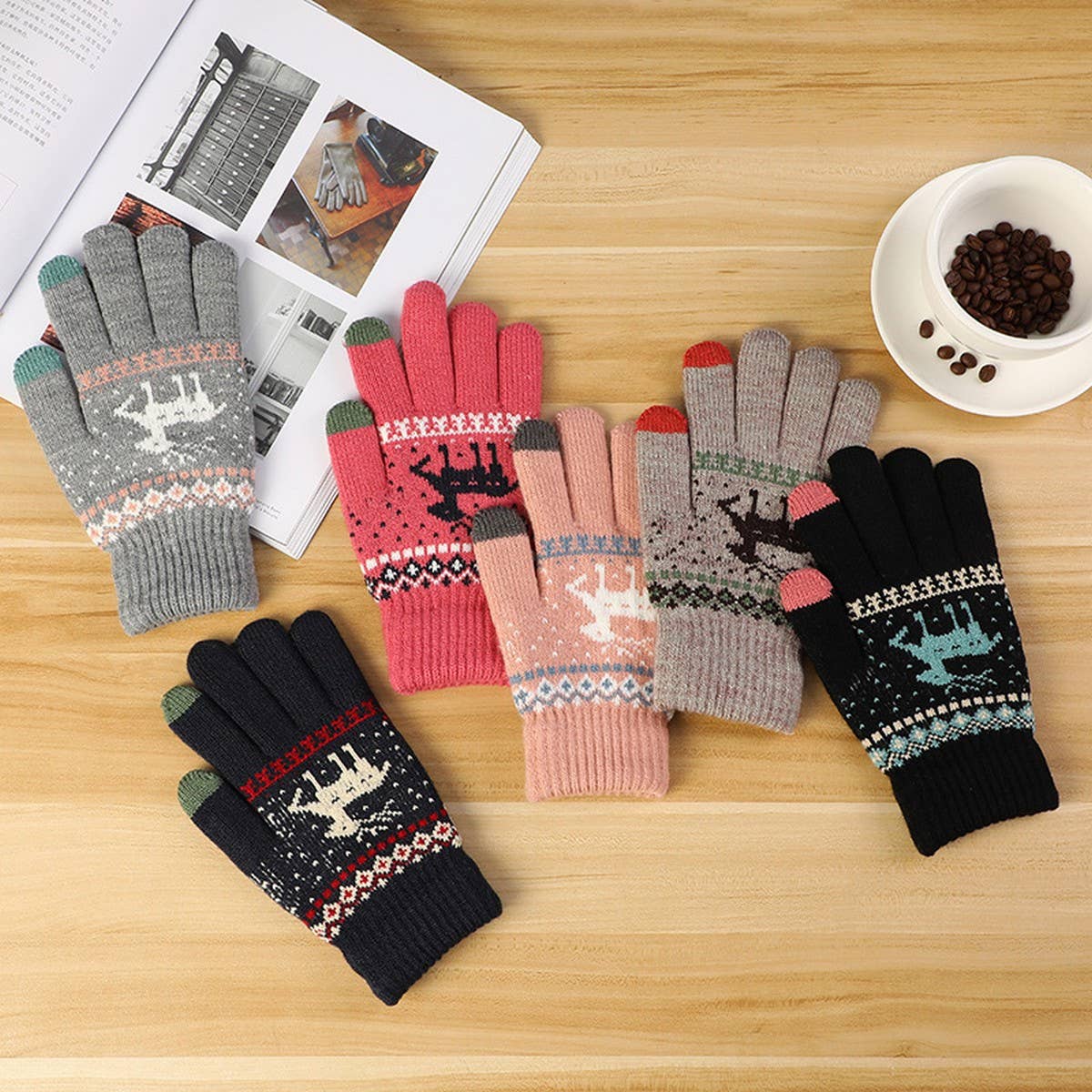 CWAG00573_UNISEX WINTER REINDEER TOUCHSCREEN GLOVES