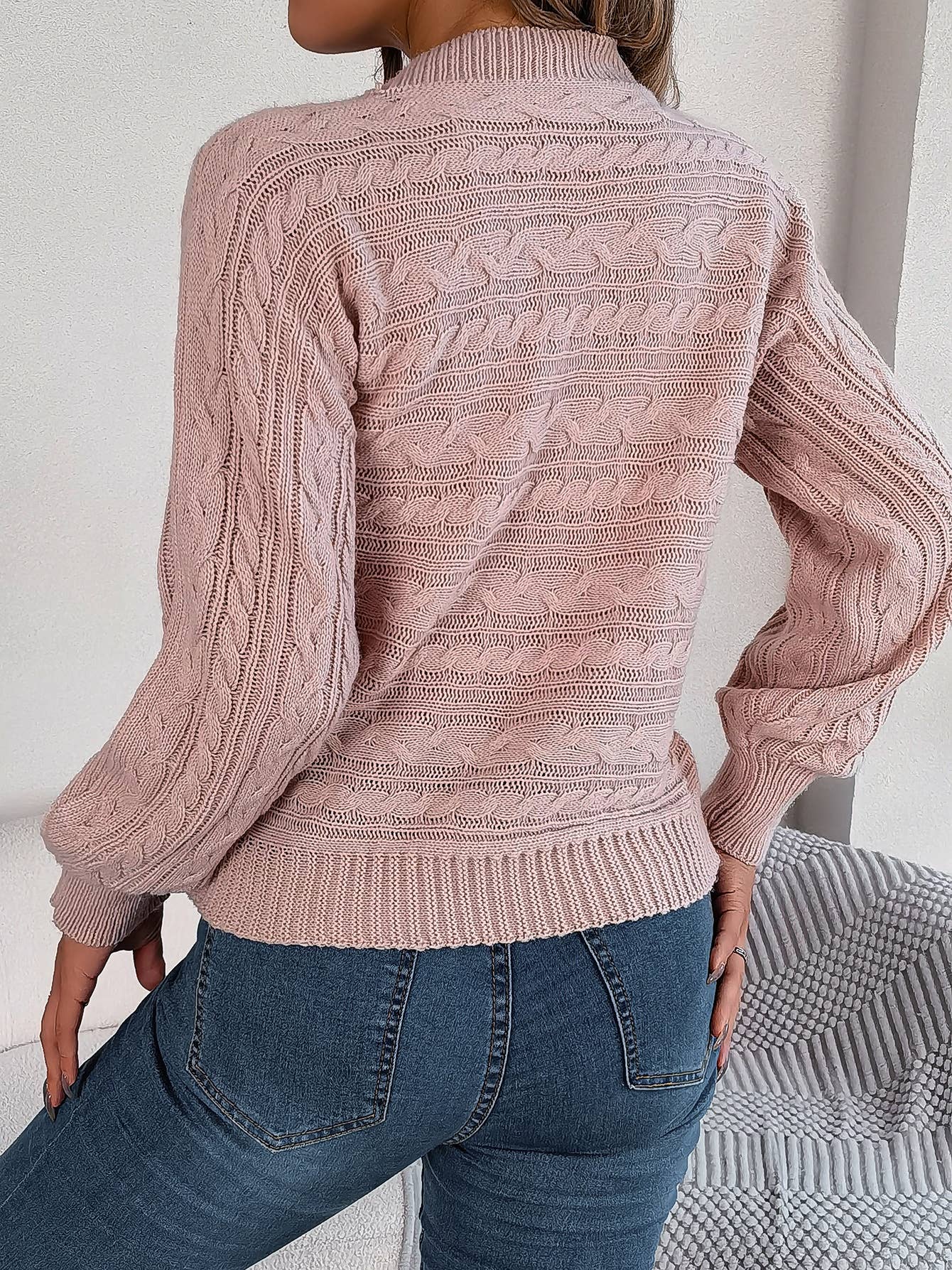 Cut-out twist long-sleeved pullover sweater