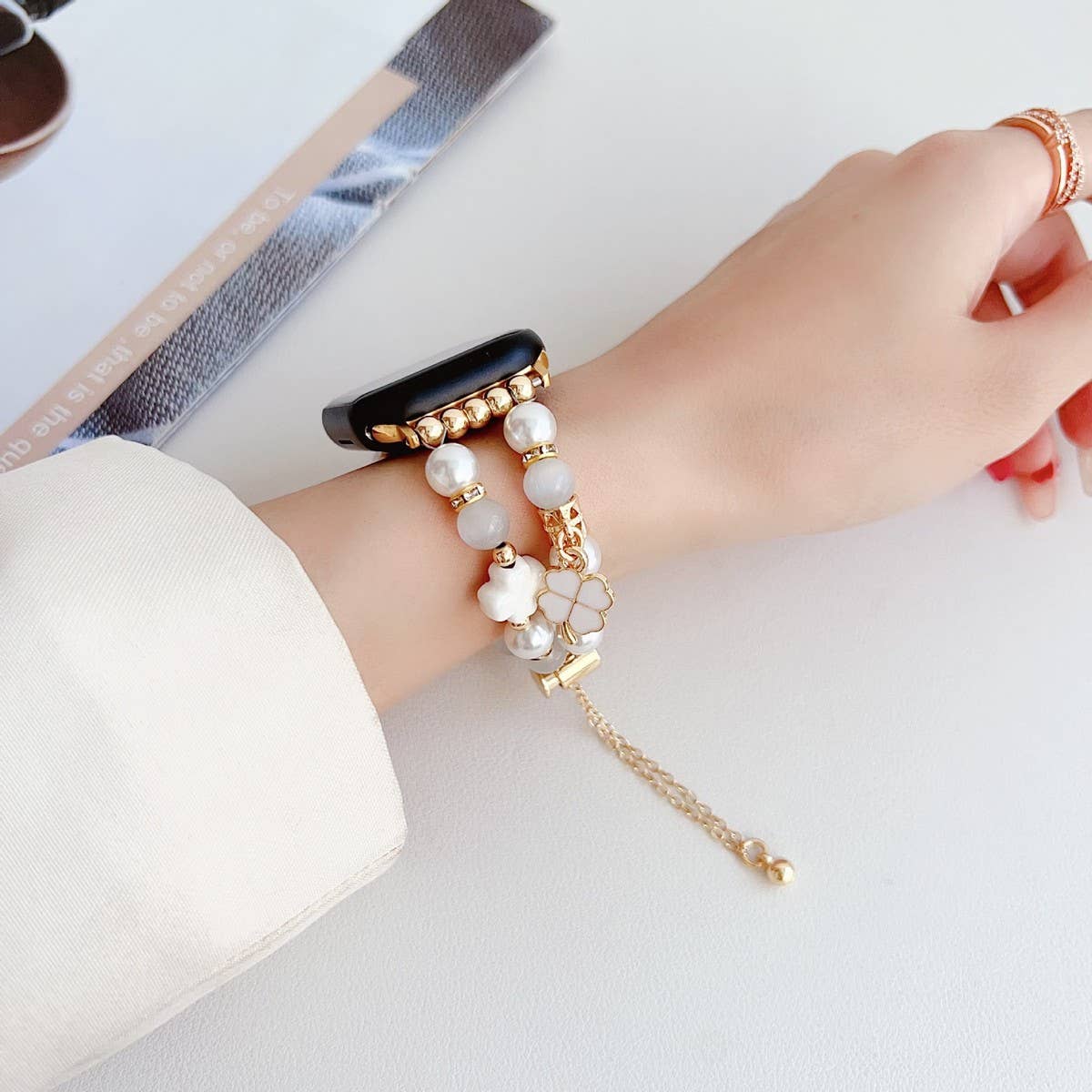 APPLE WATCH9-1 FOUR-LEAF CLOVER CAT'S EYE BEADSTRAP_CWWW0063