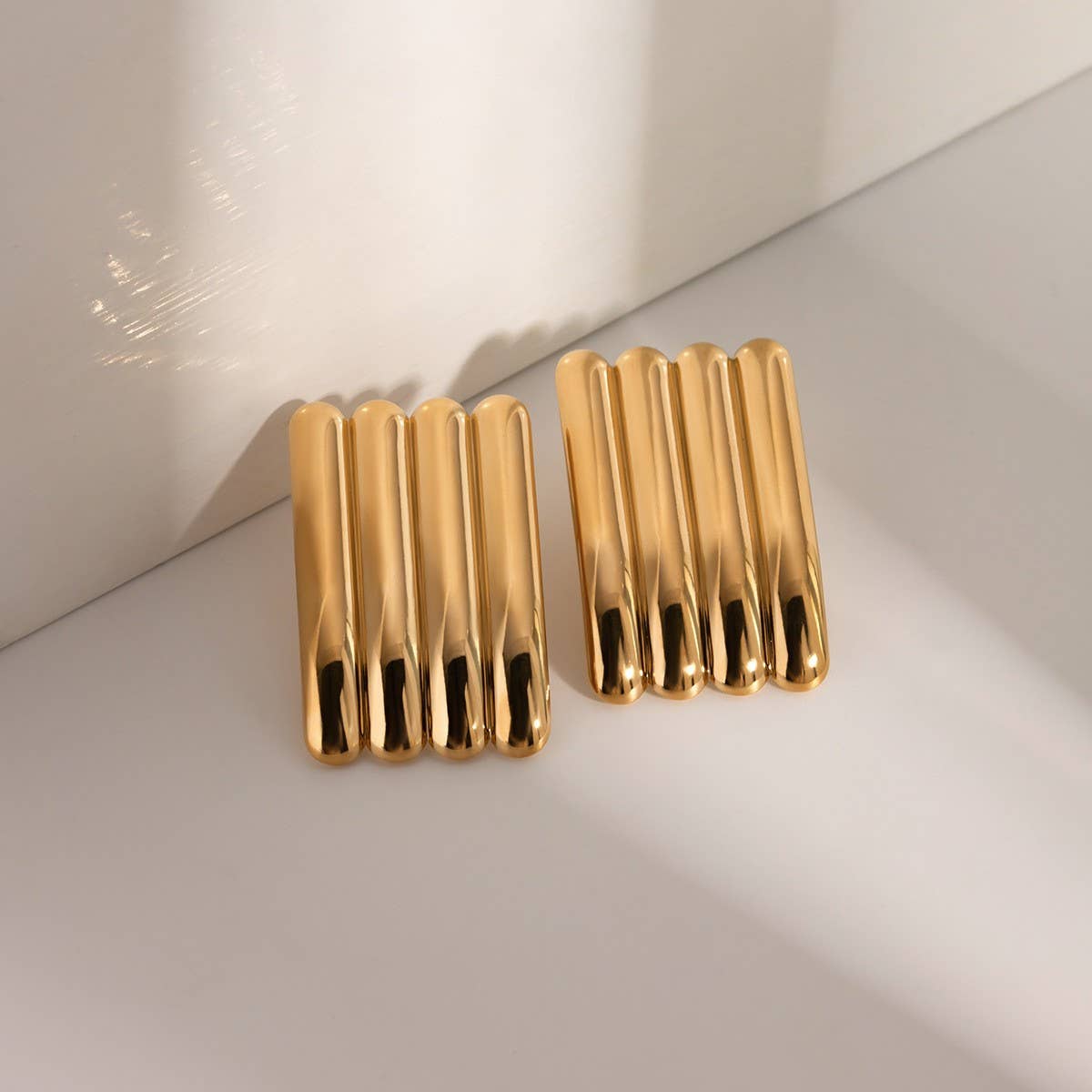 SIMPLE PERSONALITY HIGH-END 18K GOLD EARRINGS_CWMM2351