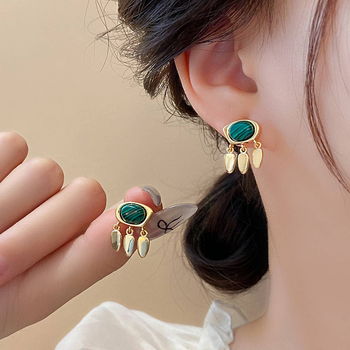 PEACOCK GREEN WATER DROP TASSEL EARRINGS_CWASC1337