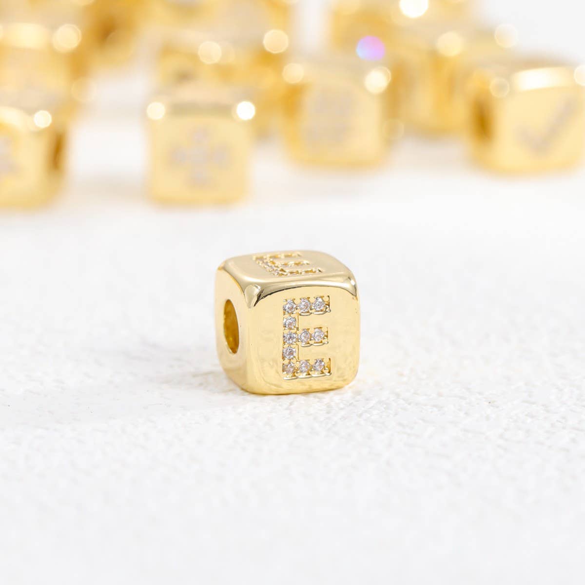 18K Gold-Plated Zirconia Dice Pendant Necklace_CWMM5876