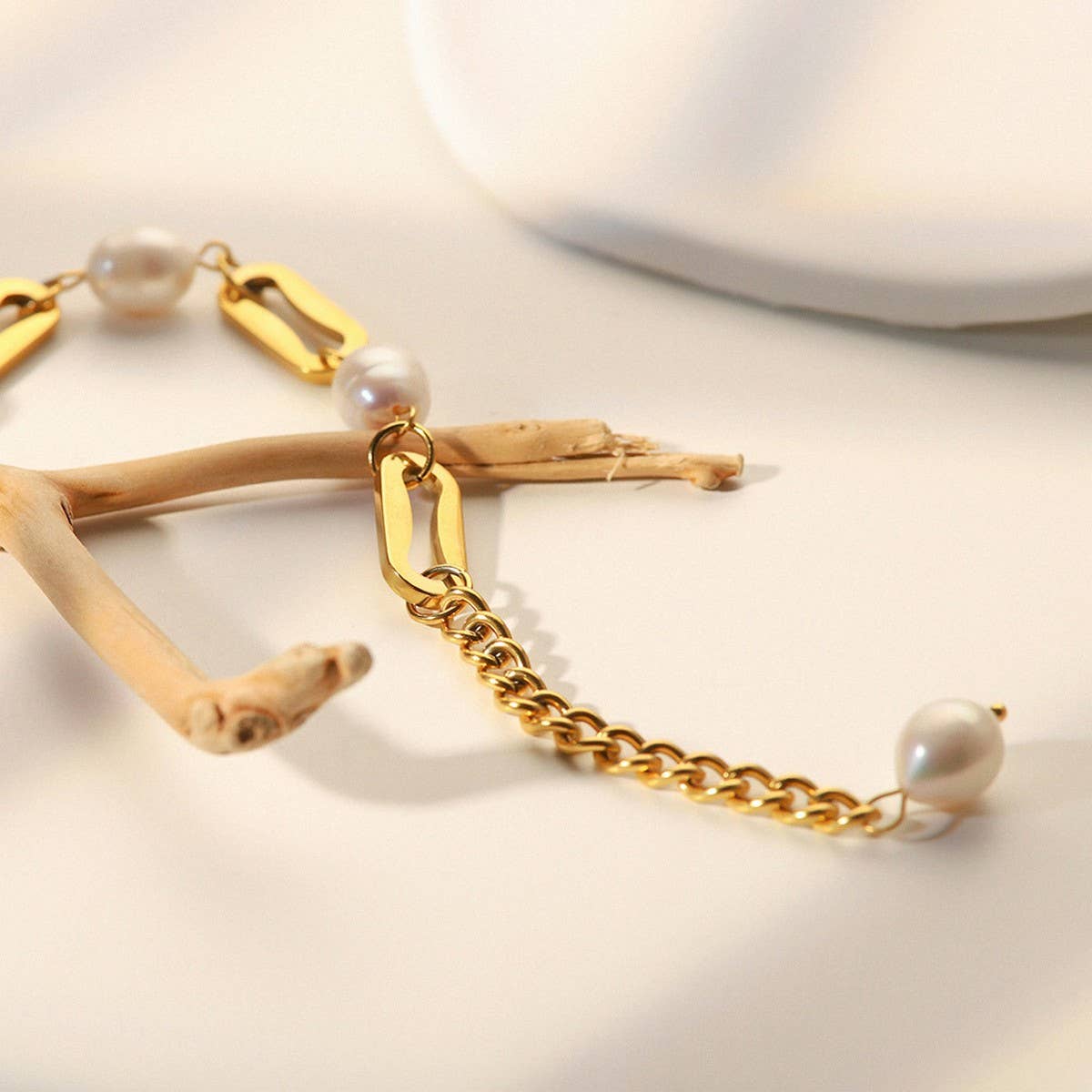 Vintage 18K Gold Pearl Geometric Chain Bracelet