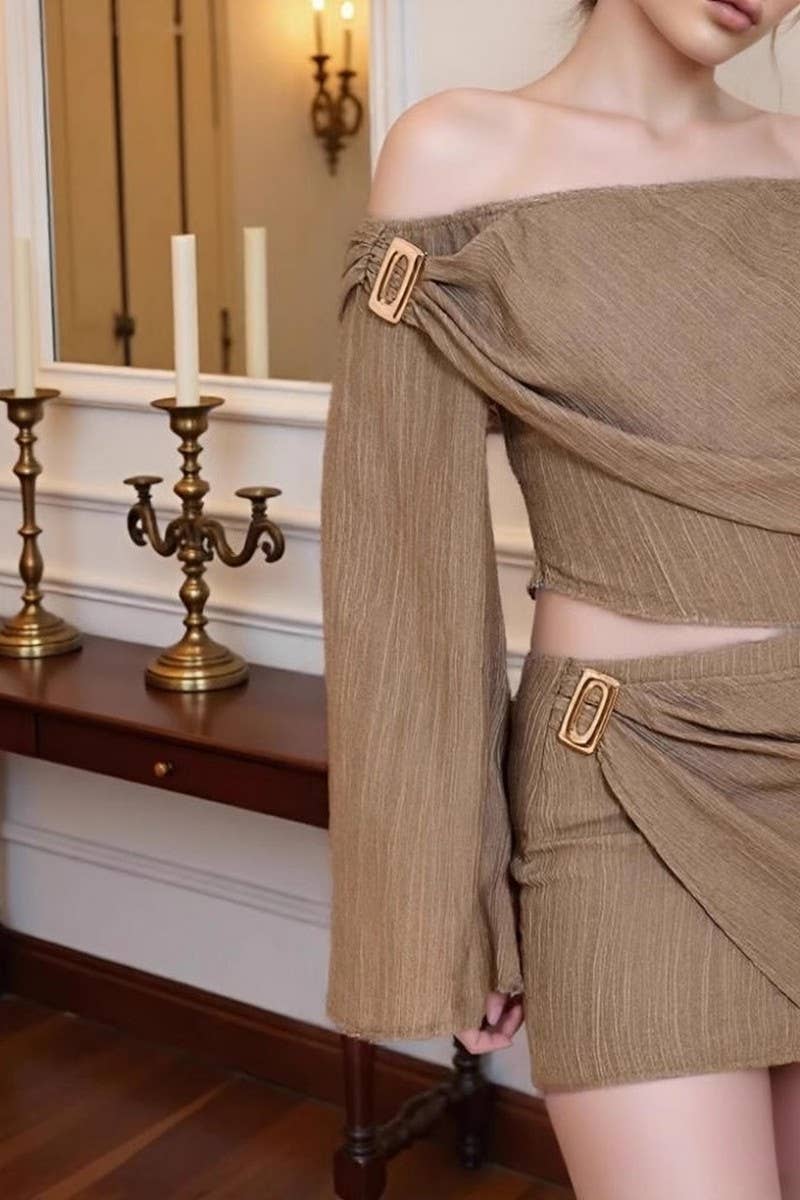 CWSTB2120_OFF-SHOULDER LONG SLEEVE TOP & MINI SKIRT SET