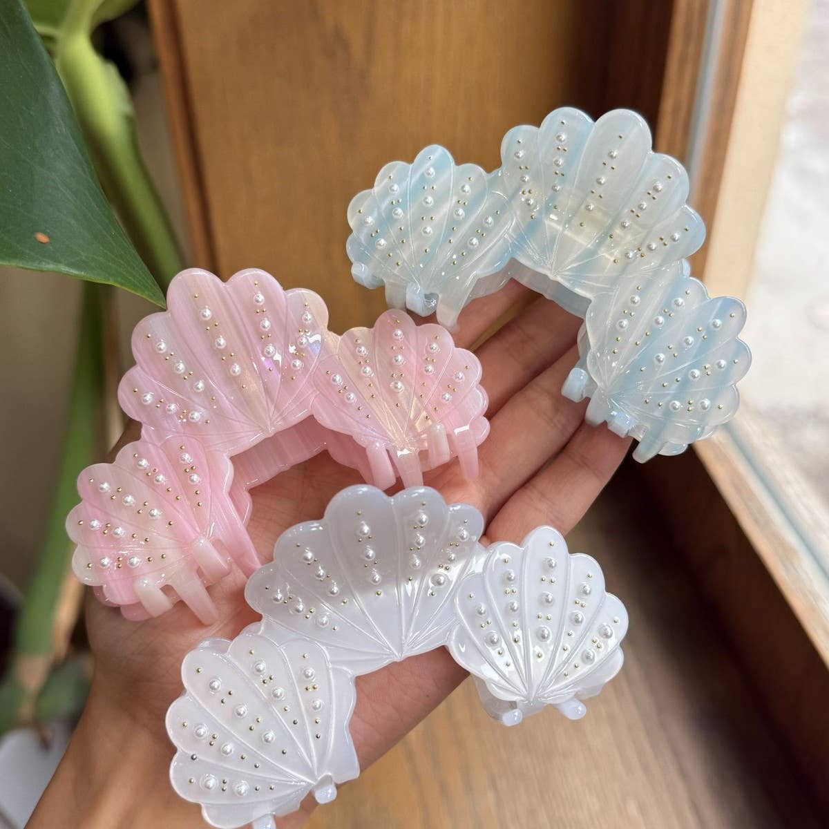 CWAHA4558_NEW PEARL SHELL CUTE SIMPLE HAIRPIN