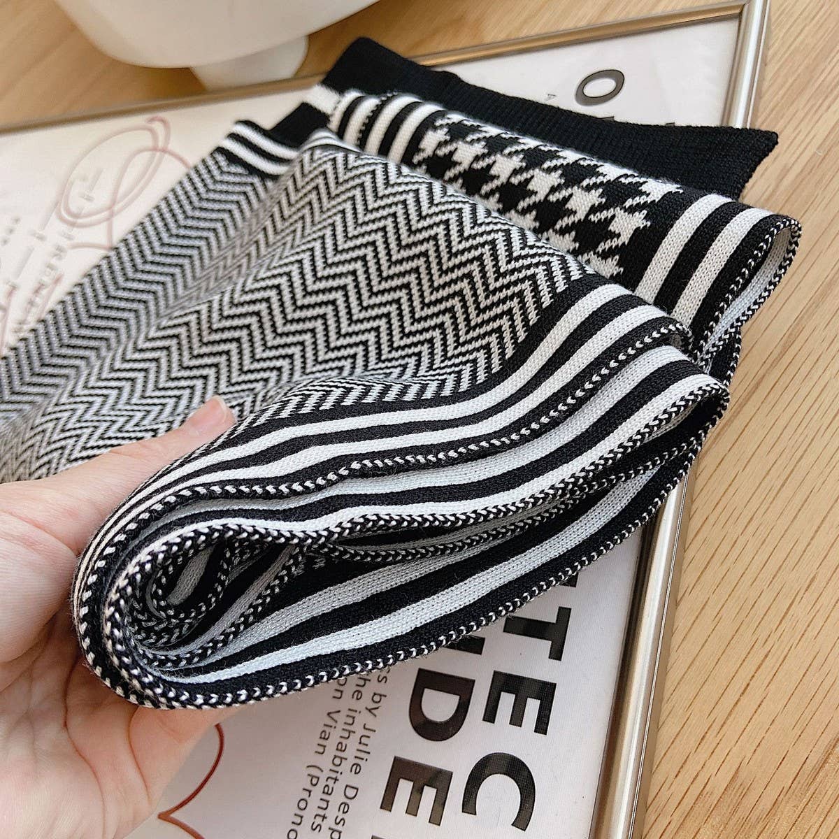 CWASC03122_STRIPED KNIT SHAWL SCARF FOR WOMEN