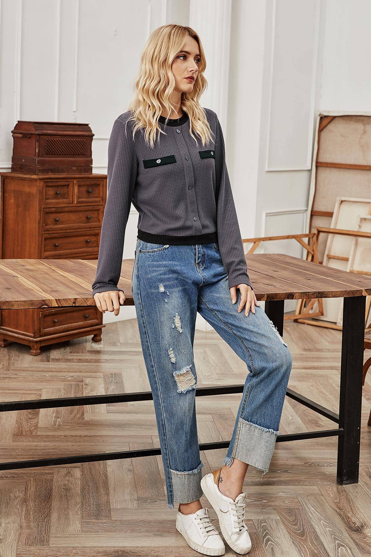 BUTTON SOLID COLOR SHORT SLIMMING SWEATER