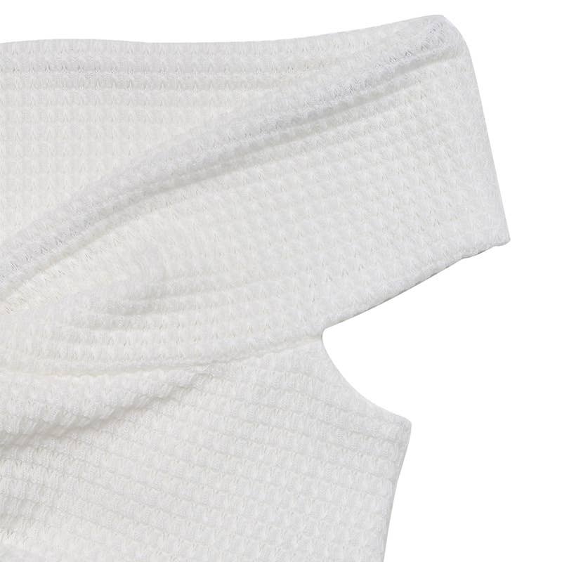 Chest kink hollow-out off-the-shoulder T-shirt