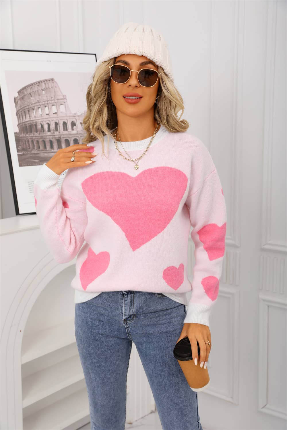 Fashionable heart-shaped color-blocking sweater