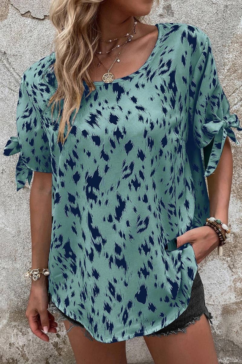 CWTBLS0663_TIGER-PRINT SHORT-SLEEVED SHIRT WITH TIE UP