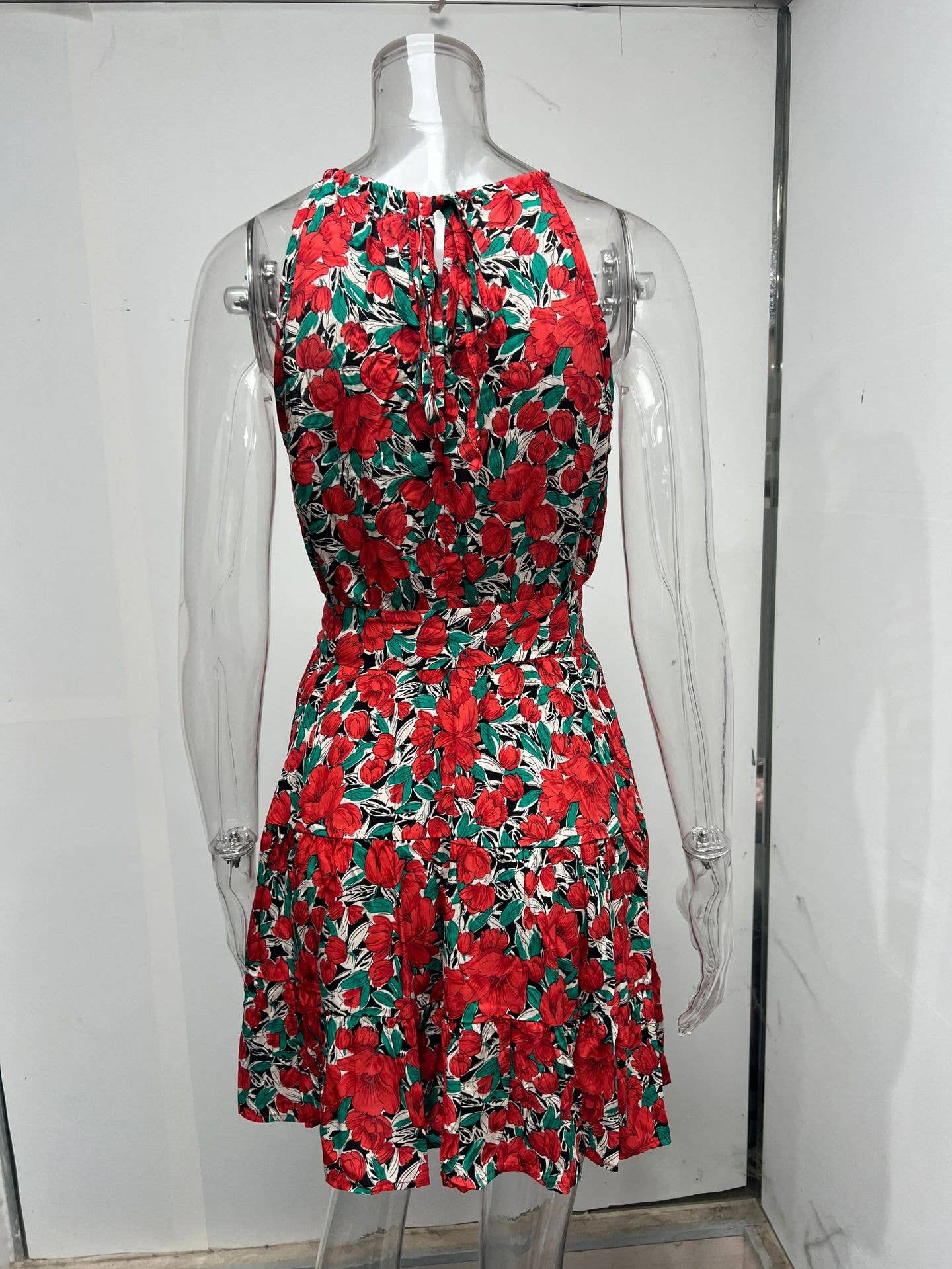 A lace-up ruffled large-swing floral dress