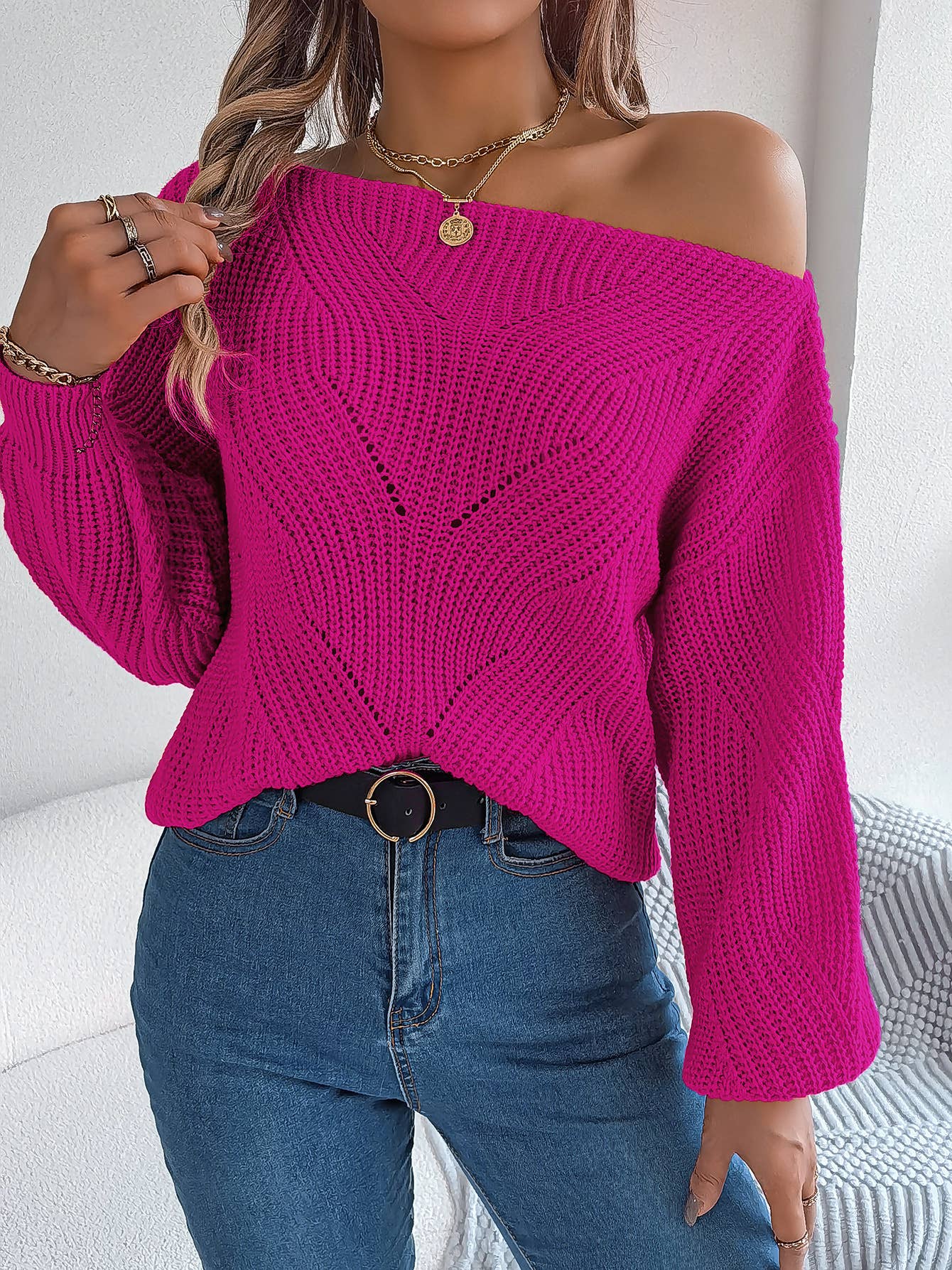 Cut-out one-line collar long-sleeved sweater
