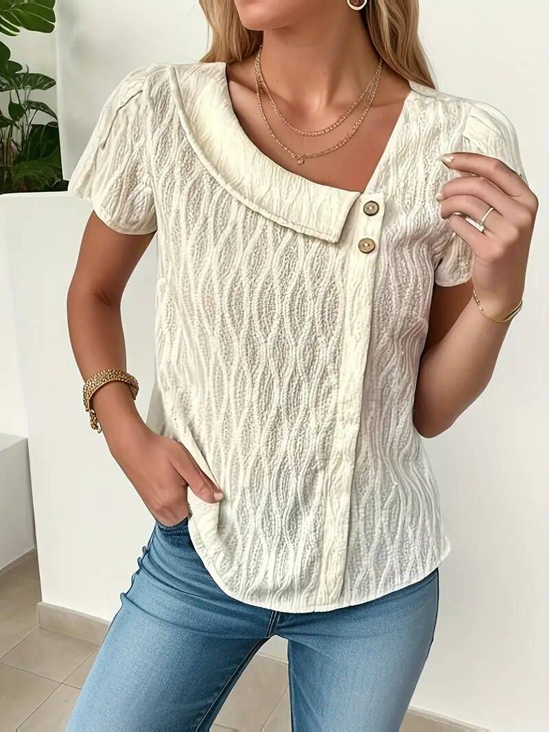 Casual form-fitting short-sleeved V-neck top