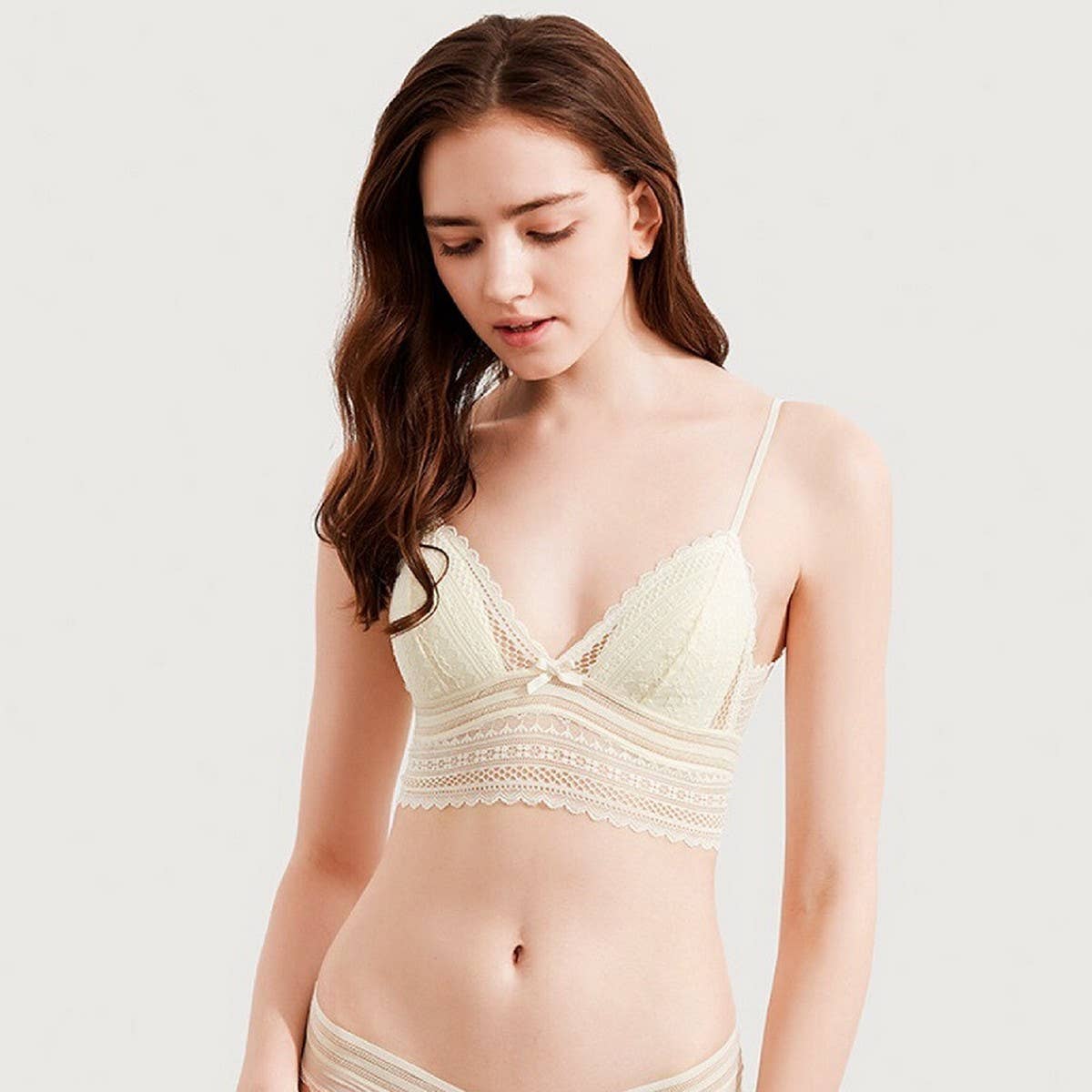 ULTRA THIN TRIANGULAR CUP BRA WITHOUT STEEL RING