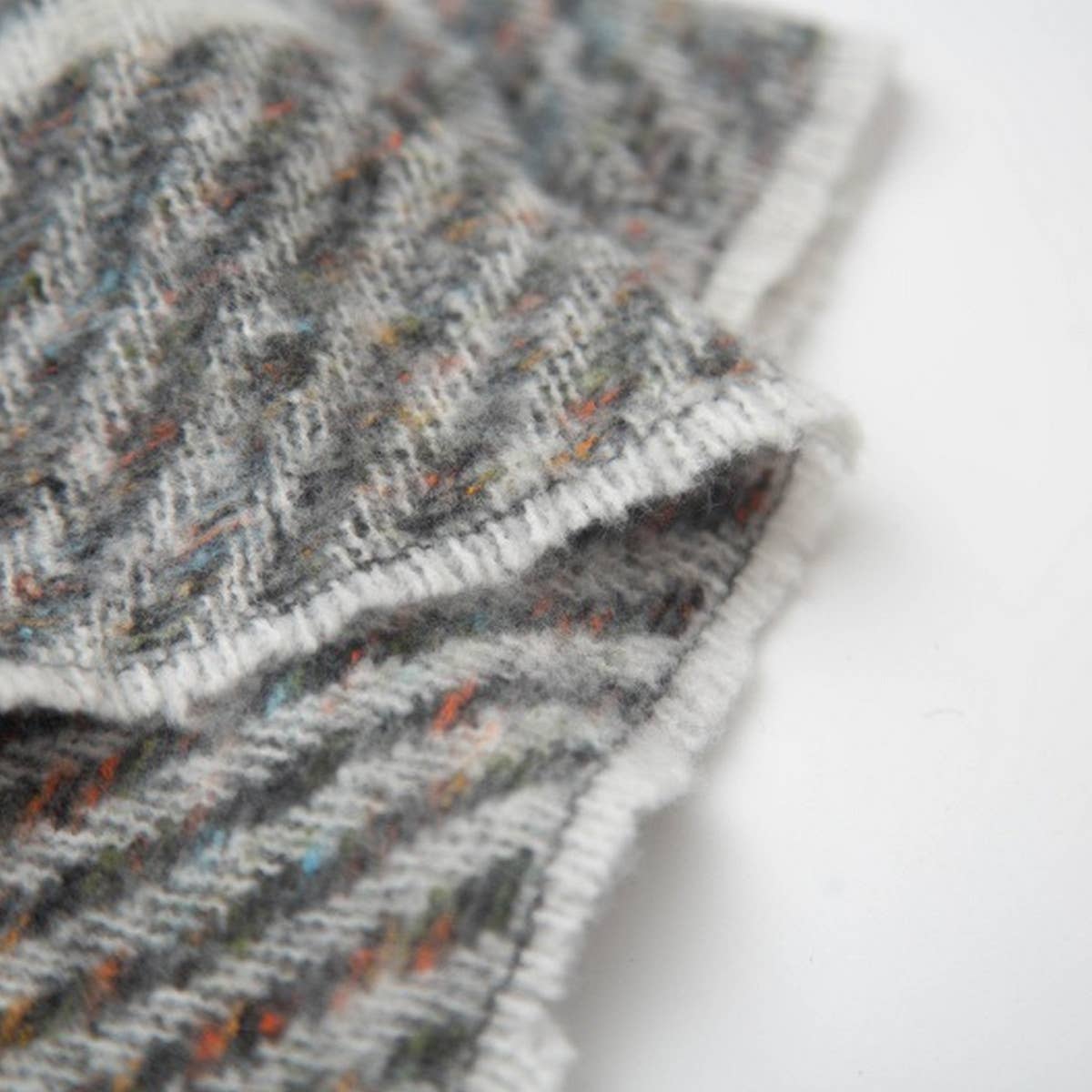 New Tassel Checkered Scarf for Fall & Winter_CWASC0869