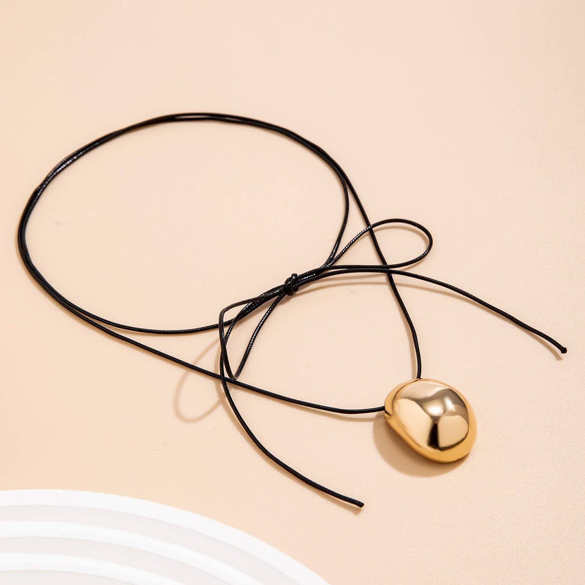 DRAWN WAX THREAD NECKLACE WITH PENDANT