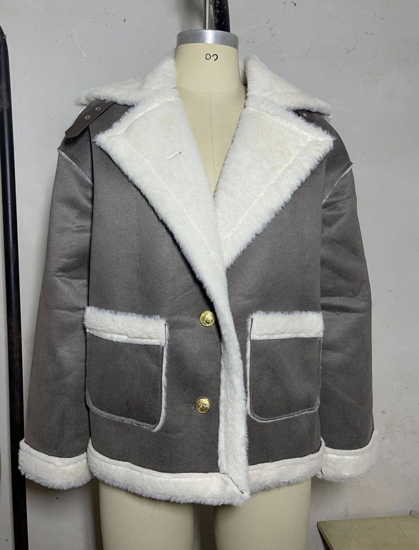 Fashionable lapel plush warm casual coat