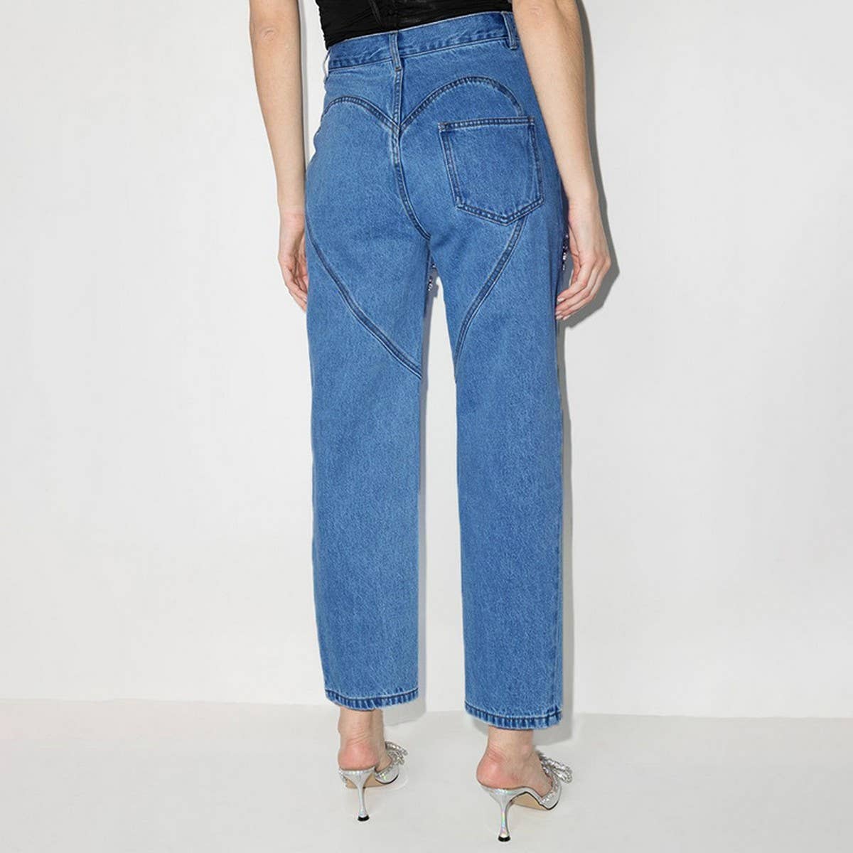 MID RISE STRAIGHT HOLLOW DIAMOND STUDDED JEANS